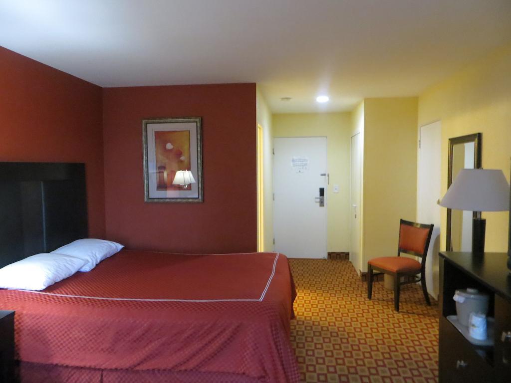 Super 8 By Wyndham Chicago Northlake O'Hare South Habitación foto