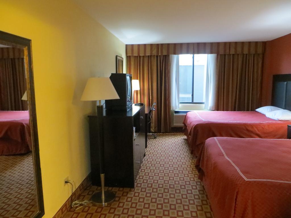 Super 8 By Wyndham Chicago Northlake O'Hare South Habitación foto